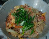 Foto langkah ke 4 dari resep Japchae Korea.