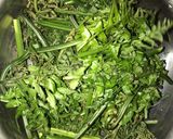 Hình bước làm 2 của món Nộm rau rớn thịt gà