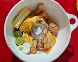 Foto del paso 1 de la receta: Pollo a la mantequilla acompañado con ensalada rusa