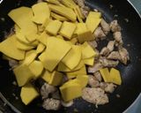 รูปขั้นตอนการทำที่ 4 ของ อกไก่ผัดฟักทอง (คลีน)