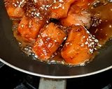 Foto langkah ke 2 dari resep Honey Spicy Salmon.