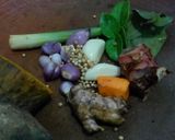 Foto langkah ke 1 dari resep Ayam kremes kelapa.