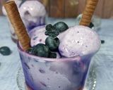 A picture of step 4 of Currant and Berry frozen yogurt.