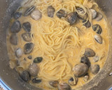 Foto del paso 8 de la receta: Espaguetis Caldosos Diverxo (almejas, coco, piparras, lima)