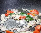 Foto langkah ke 4 dari resep Tumis tauge dan tahu pong pedas.