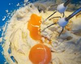 Fahéjas kuglóf recept fázis 2 fotója