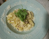 Foto del paso 4 de la receta: Tortellini con salsa de quesos, portobello y sajonia