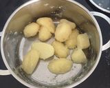 A picture of step 4 of Vegetarian Roast Potatoes 🥔.