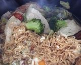 Hình bước làm 1 của món Ramen Việt Nam! 🍜🍲🥦🍅🥩🥚