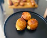 A picture of step 9 of Crème Brûlée Donuts.