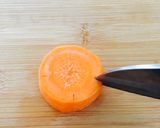 A picture of step 2 of 3D carrot flower(Nejiri ume).