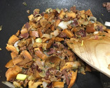 Foto del paso 3 de la receta: Níscalos (o rovellons) con jamón ibérico y pasta