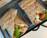 Foto del paso 2 de la receta: Wrap de pollo crujiente con salsa césar 🌯