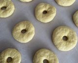 Foto langkah ke 6 dari resep Donat Labu Parang.