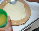 A picture of step 5 of Soft, layered onion chapati.