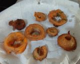 A picture of step 11 of Potato Fried Rice With Onion Rings.