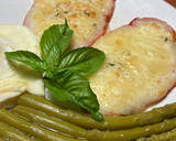 Foto del paso 4 de la receta: Plato combinado, con espárragos verdes de bote, y lomo adobado con queso