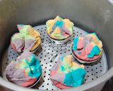 Foto langkah ke 9 dari resep Bolu Kukus Mekar Pelangi.