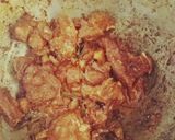 Foto langkah ke 3 dari resep Krengsengan tulangan dan kaki babi (non halal).