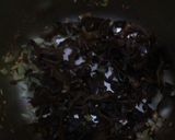 Foto langkah ke 2 dari resep One pot creamy angel hair with mushrooms.