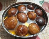 A picture of step 5 of Custard With Gulab jamun.