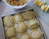 Foto langkah ke 8 dari resep Pastel Sayur Enaak.