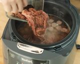 Foto langkah ke 5 dari resep Sup Tomat Daging Iris Devina Hermawan.