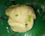 Foto langkah ke 1 dari resep Kulit Pangsit Daun Bawang Homade untuk Pemula.