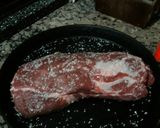 Foto del paso 1 de la receta: Bondiola a la mostaza y miel con papas y zapallo al horno