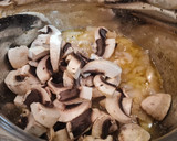Foto del paso 3 de la receta: Solomillo de cerdo champiñones y shiitake al cava