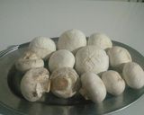 Foto langkah ke 1 dari resep Tumis Jamur Kancing Pedas.