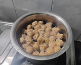 A picture of step 1 of Meal Maker Gravy.