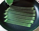 Gambar langkah 5 resipi Roti Jala Pandan & Sos Pandan.