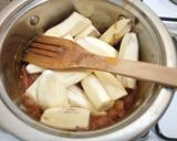 A picture of step 4 of Easy Matoke Curry.
