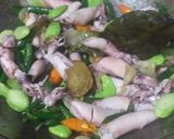 Foto langkah ke 4 dari resep 1040. Tumis Cumi Asin Cabe Ijo Pete.