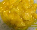 A picture of step 2 of Mango yoghurt parfait.