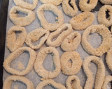 Foto del paso 3 de la receta: Mi bocata de calamares rebozados con guarnición