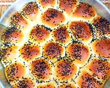 صورة لخطوة 2 من وصفة 🥖🥐🫓🍞 خلية النحل الهشة بالجبن