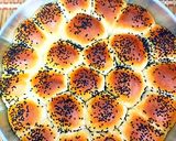 صورة لخطوة 2 من وصفة 🥖🥐🫓🍞 خلية النحل الهشة بالجبن