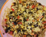 Foto del passaggio 8 della ricetta Insalata di riso vegetariana 🌿🍚