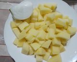 Foto del passaggio 2 della ricetta Rotolo di pasta sfoglia con patate e carciofi