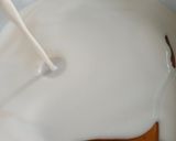 Gambar langkah 2 resipi Puding Roti Karamel.