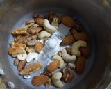 मसाले दुध (masale dudh recipe in marathi) रेसिपी स्टेप 2 फोटो 