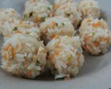 Foto langkah ke 4 dari resep Bola-bola nasi ayam wortel.