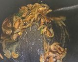 Foto langkah ke 4 dari resep Sup krim jamur.