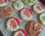 Foto langkah ke 9 dari resep Sugar Cookie (Resep Preppy Kitchen) untuk Icing Sugar Cookie.