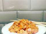 Рис с курицей и соевым соусом🥡