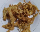 Foto langkah ke 4 dari resep Jamur enoki crispy.