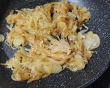 Foto del paso 3 de la receta: Tortilla de patatas con cebolla caramelizada