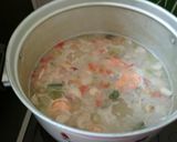 Foto langkah ke 4 dari resep Tom Yum Kung Lamob.